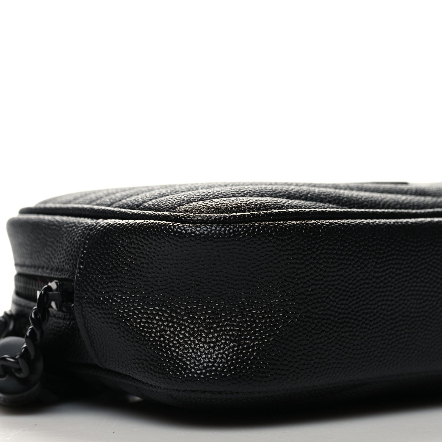 Saint Laurent Grain De Poudre Matelasse Monochrome Monogram Mini Lou Camera Bag Black 9 of 10