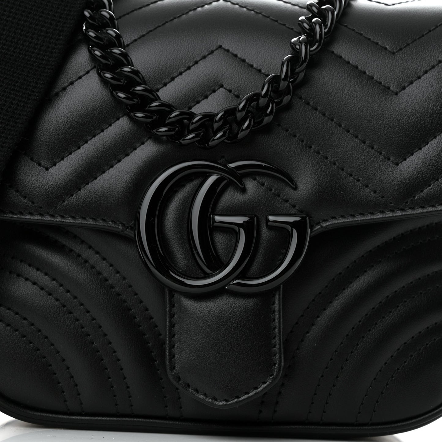 Calfskin Matelasse Monochrome Mini GG Marmont Crossbody Shoulder Bag Black