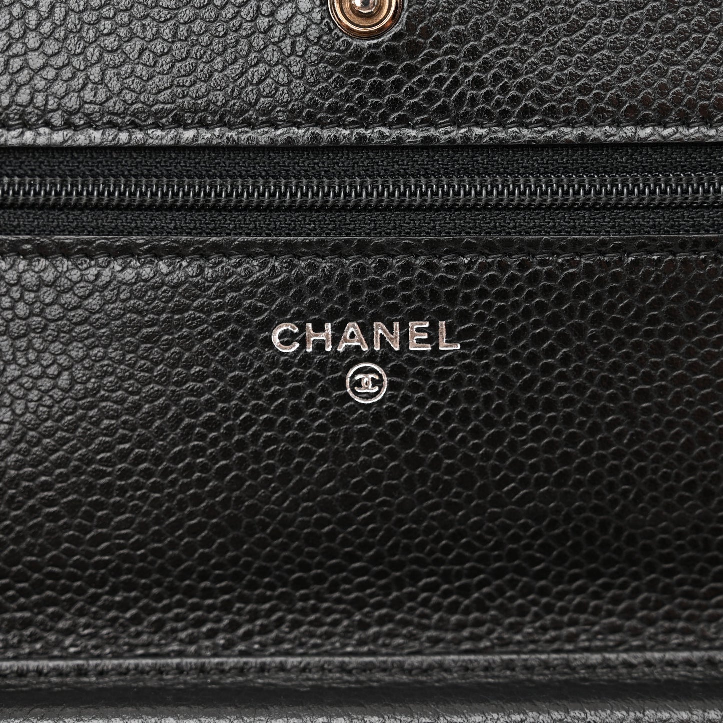 Caviar Quilted Wallet on Chain WOC Black