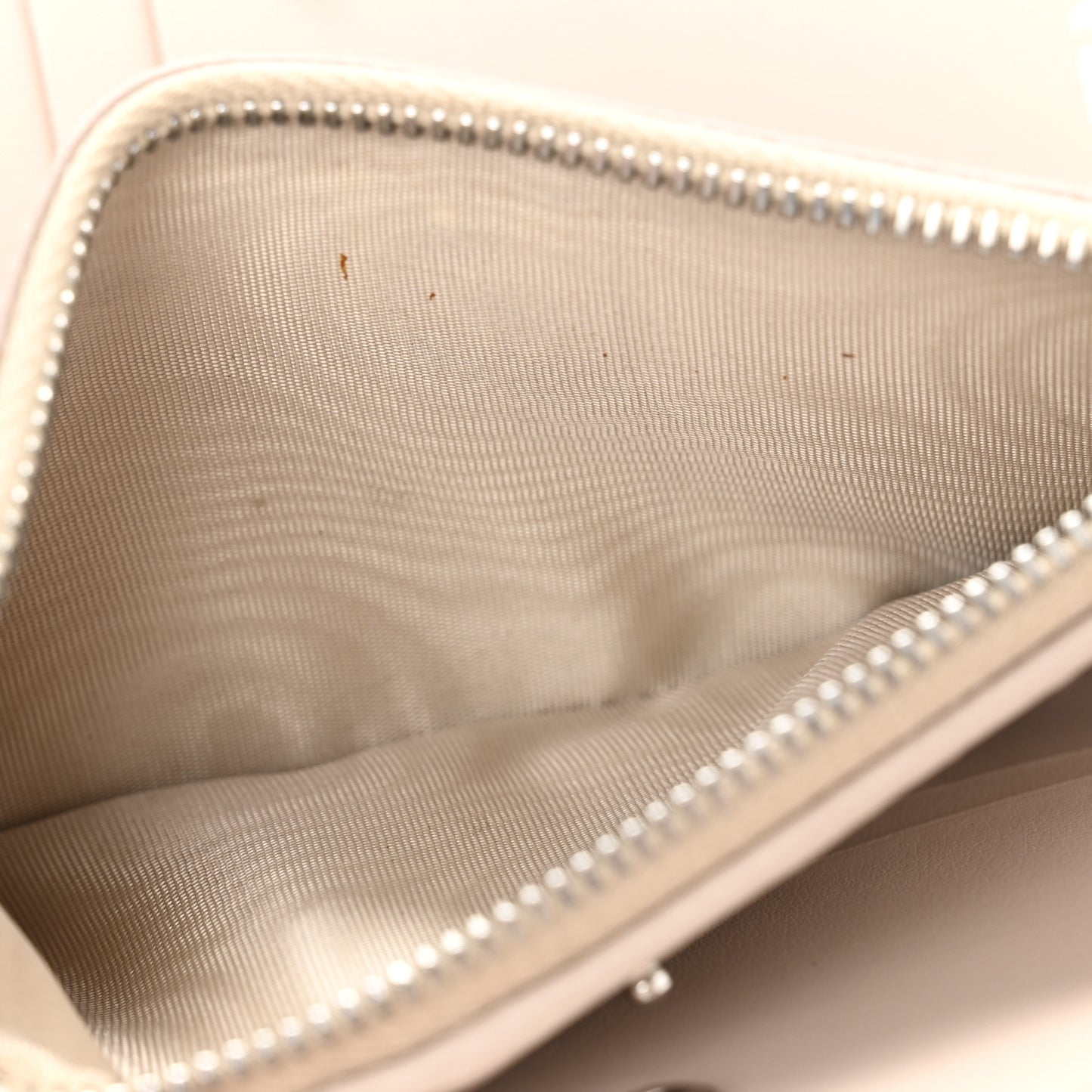 Vitello Daino Triangle Continental Zip Wallet Ninfea