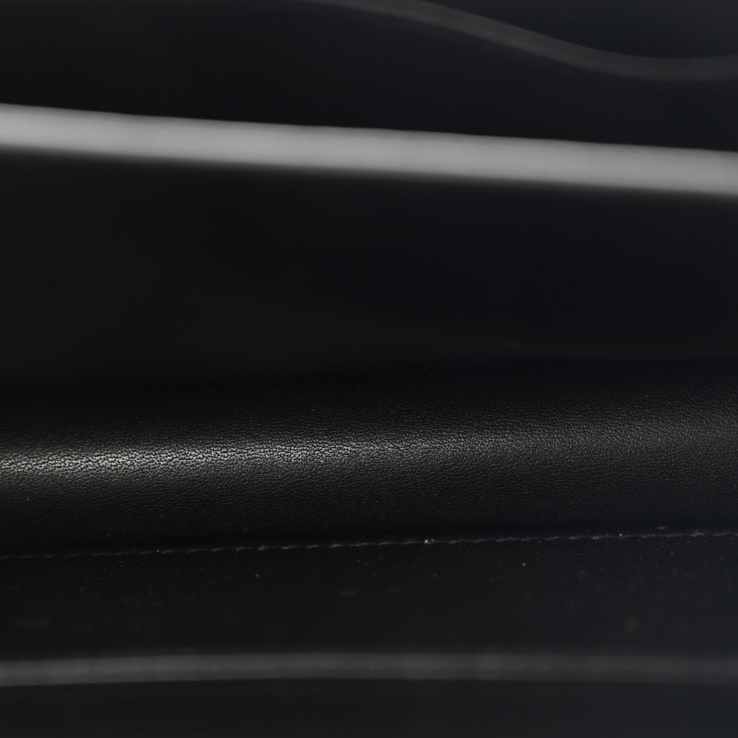 Epsom Constance 18 Black