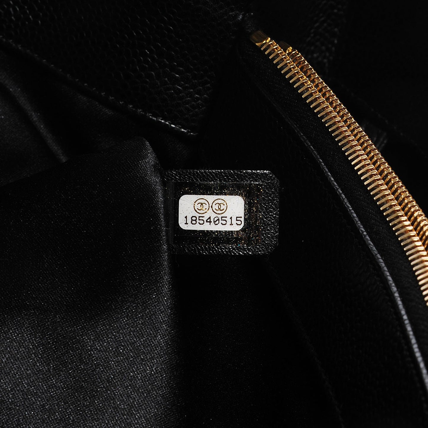 Caviar XL Grand Shopping Tote GST Black