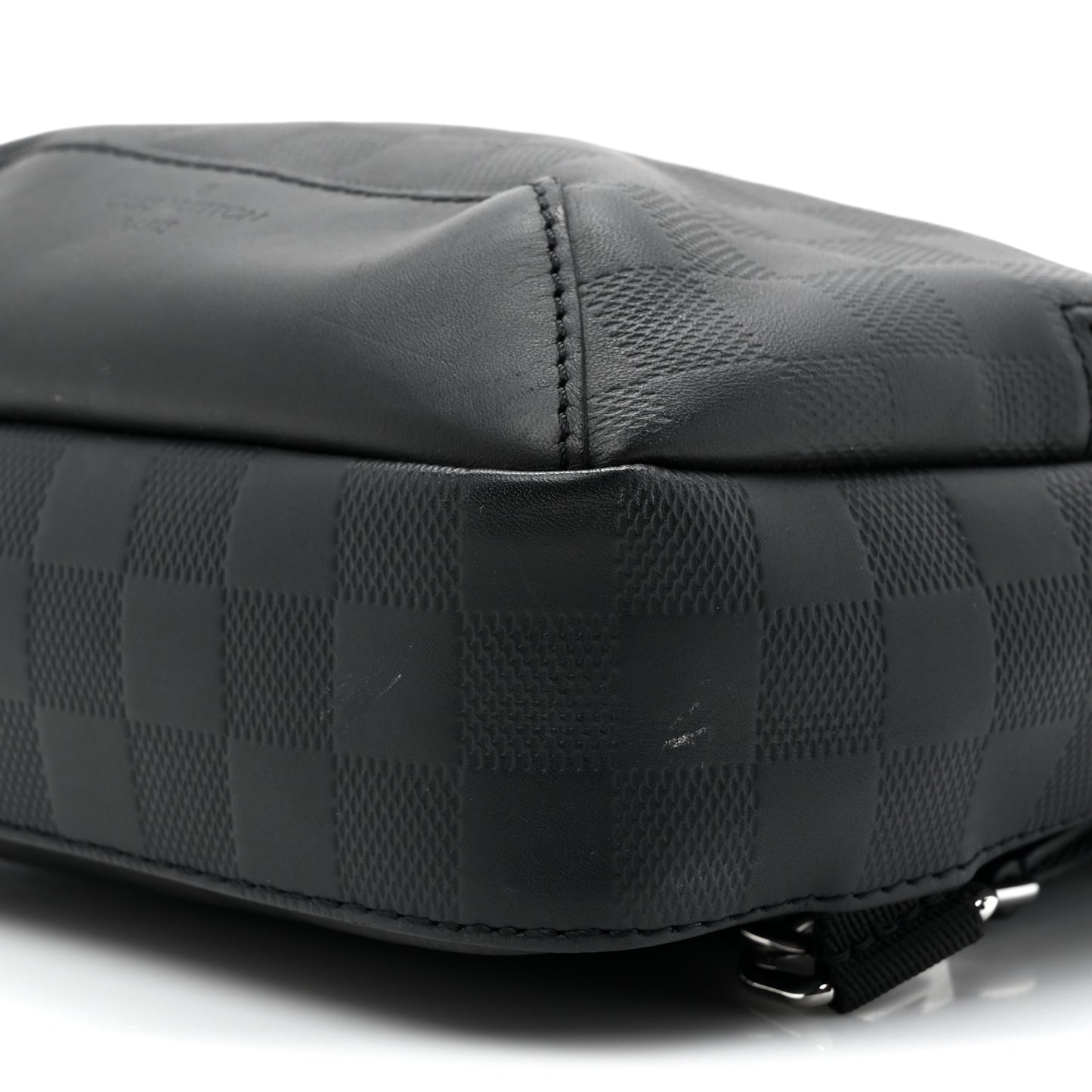 Damier Infini Avenue Sling Bag Onyx