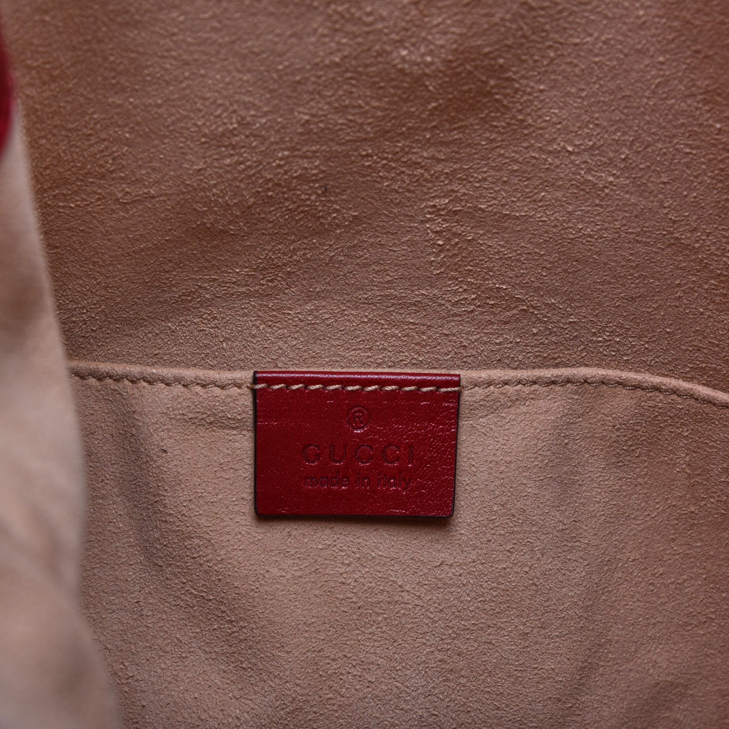 Gucci Piuma Lux Energy Medium Re(Belle) Convertible Bucket Bag Hibiscus Red 7 of 10
