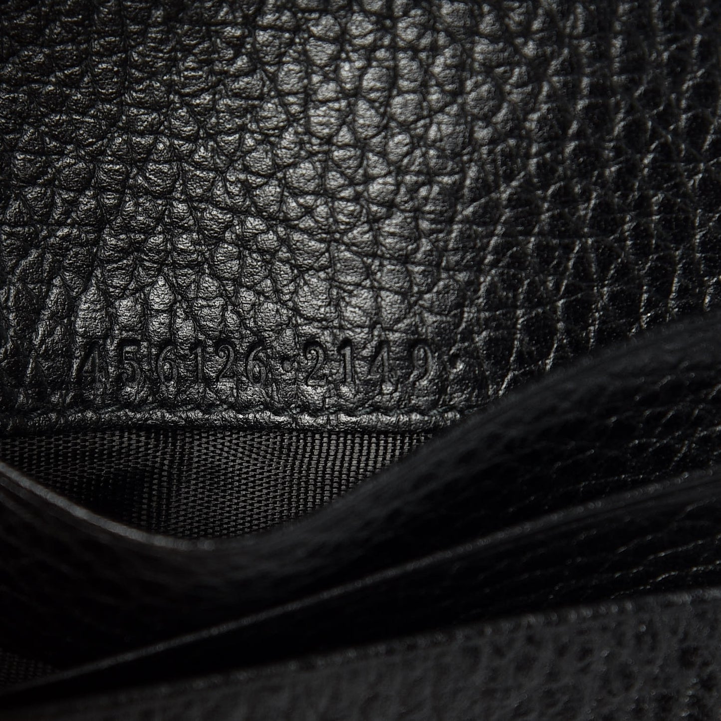 Pebbled Calfskin GG Marmont Card Case Black