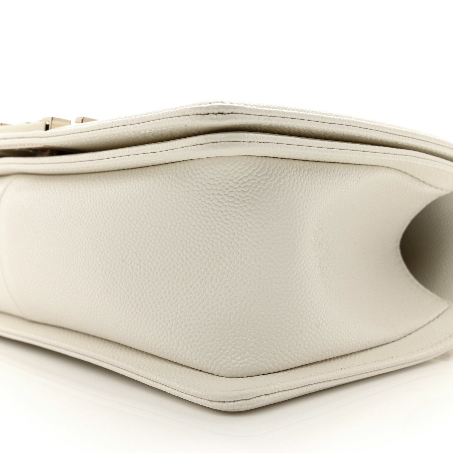 Caviar Quilted Medium Boy Flap White