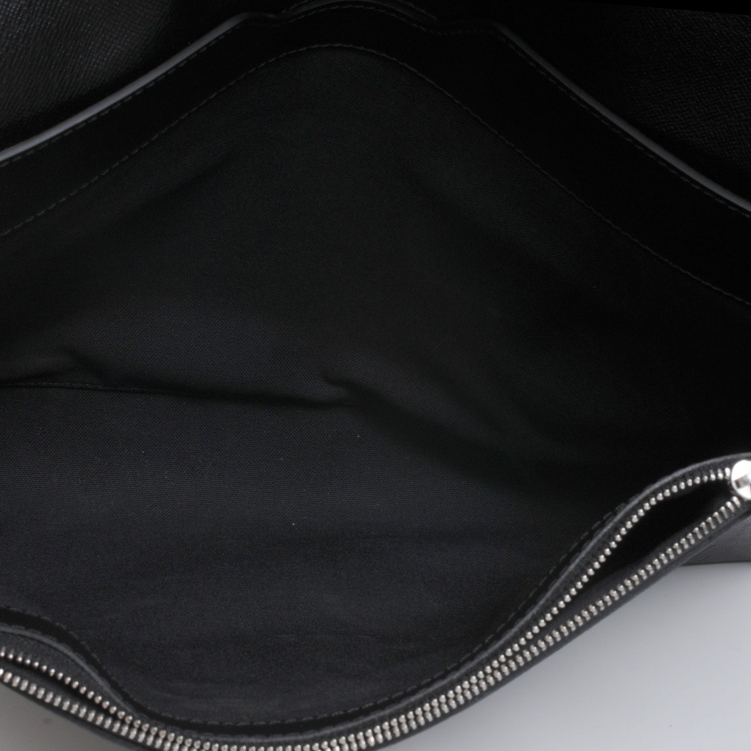 Louis Vuitton Taiga Minuto Portfolio Ardoise 5 of 7
