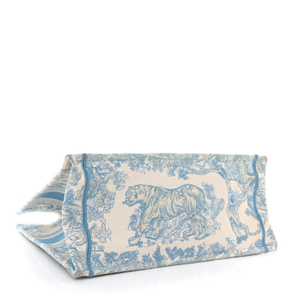 Christian Dior Canvas Embroidered Medium Dioriviera Toile De Jouy Book Tote Light Blue 4 of 14