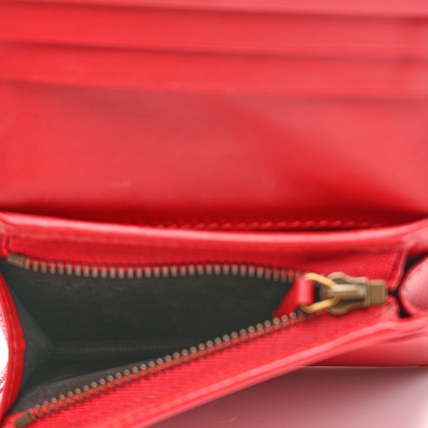 Calfskin Matelasse GG Marmont Card Case Wallet Hibiscus Red