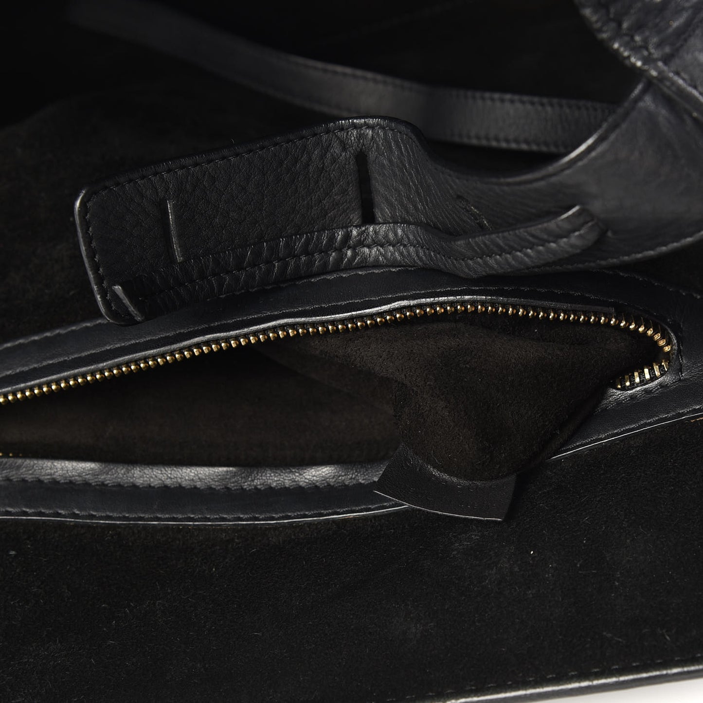 Supple Calfskin Medium Phantom Luggage Black