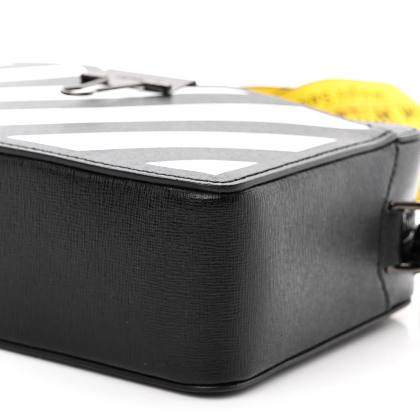 Saffiano Diag Camera Bag Black