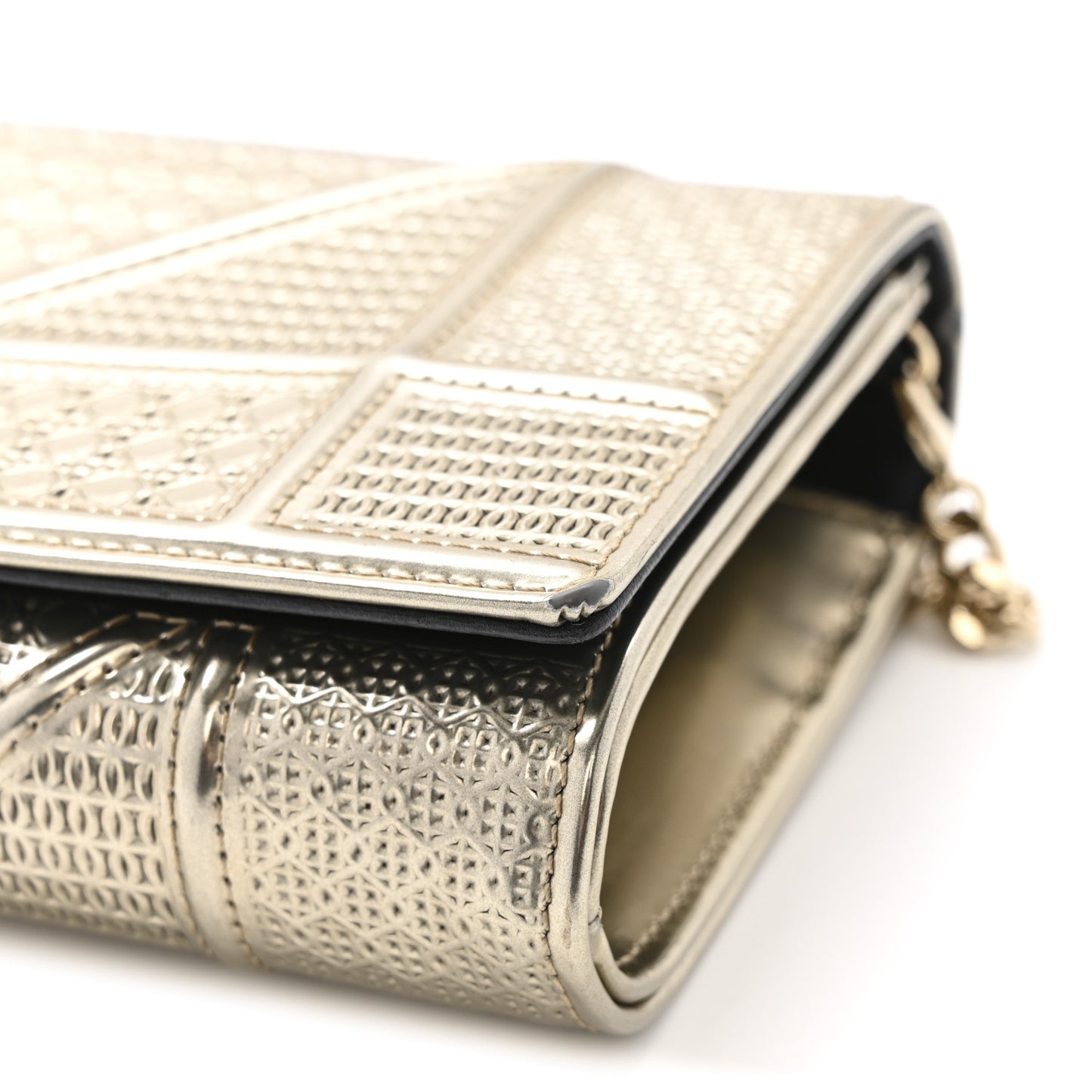 Metallic Patent Micro-Cannage Diorama Croisiere Chain Wallet Champagne