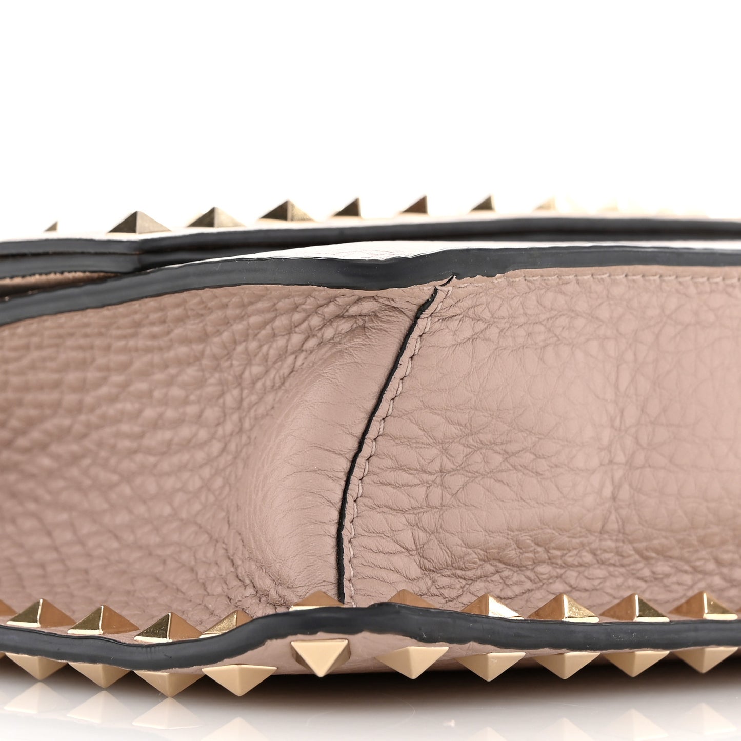 Pebbled Calfskin Rockstud Side Slip Crossbody Poudre