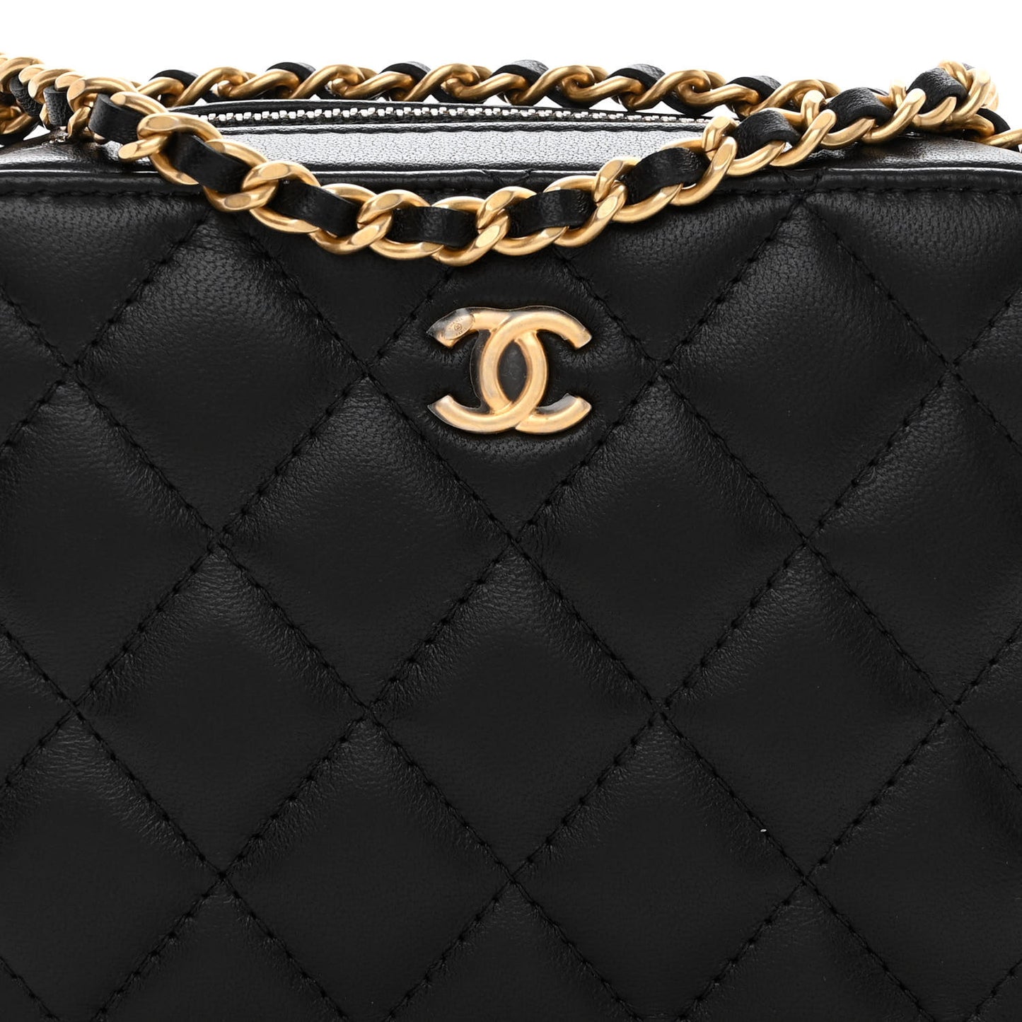 Lambskin Quilted CC Pearl Crush Camera Case Black
