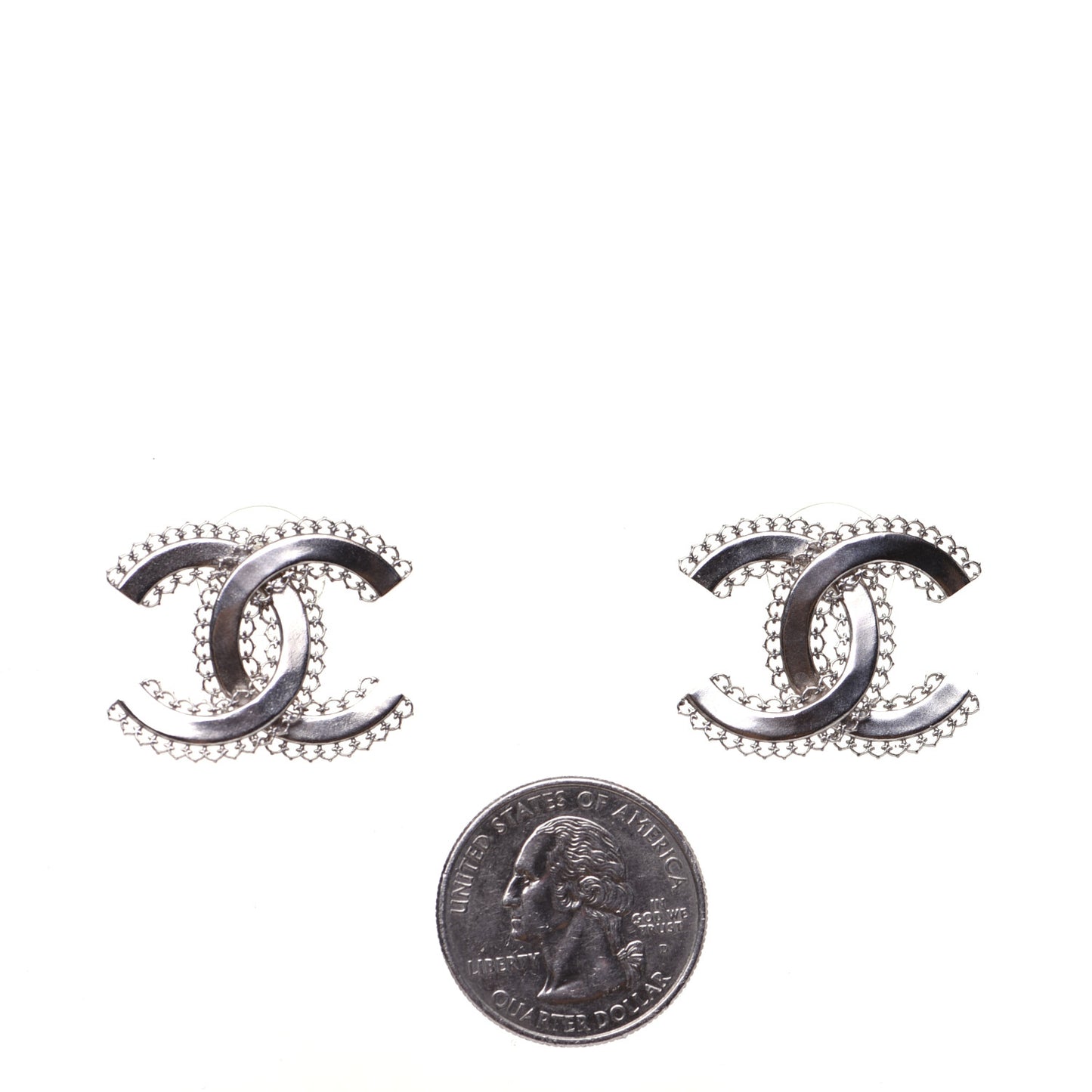 Scalloped CC Earrings Silver