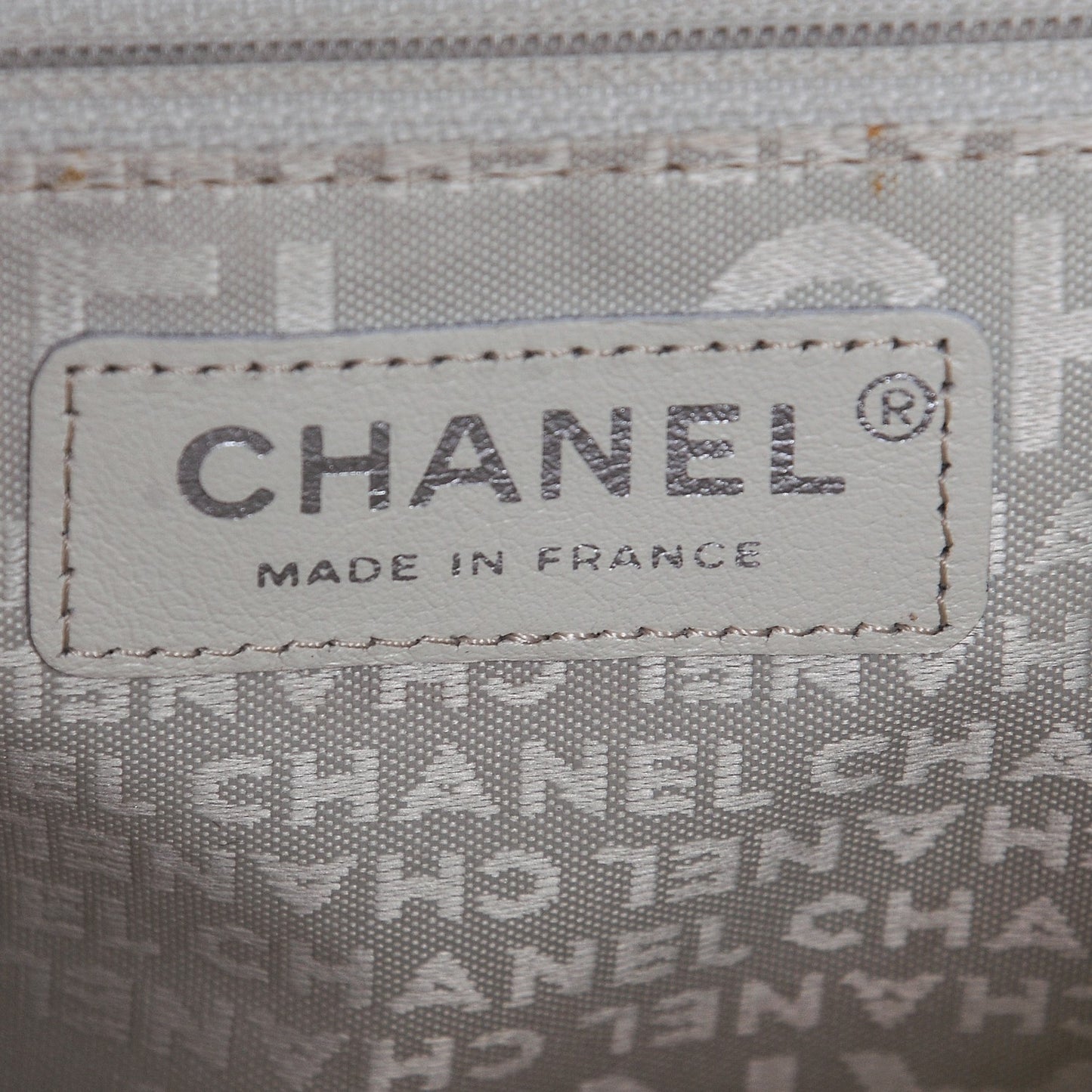 Lambskin Lady Graphic Flap Ivory