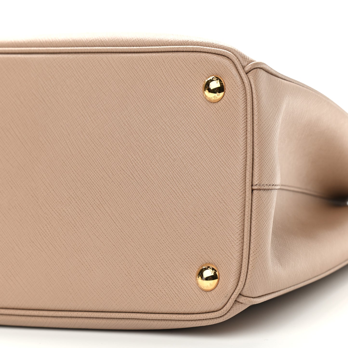 Saffiano Medium Galleria Double Zip Tote Cammeo