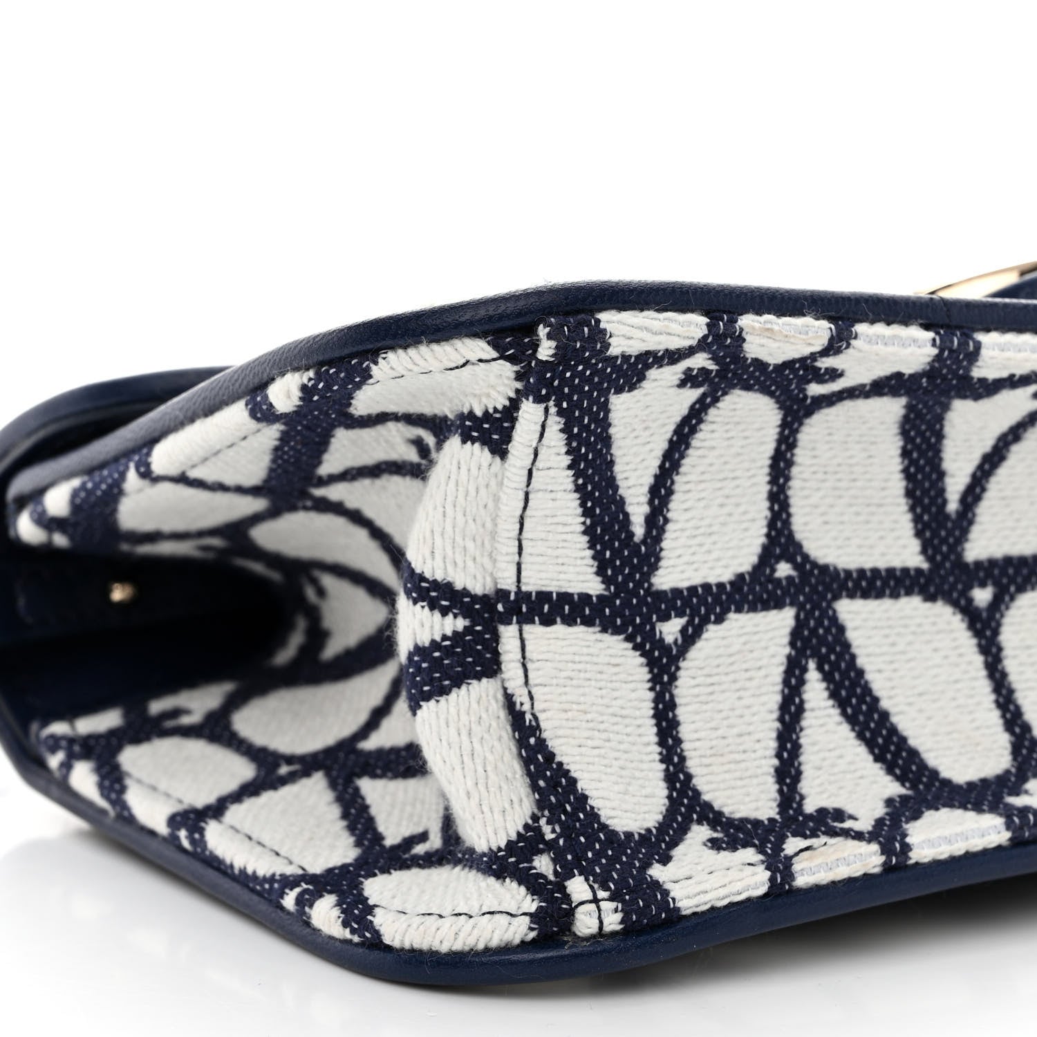 Valentino Garavani Toile Iconographe Cotton Vlogo Loco Shoulder Bag White Worker 11 of 13