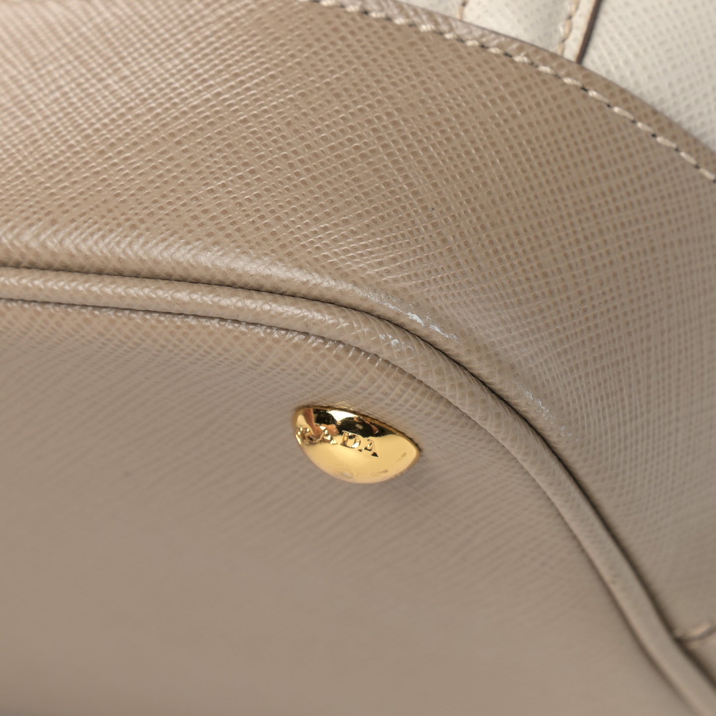 Saffiano Lux Bi-Color Tote Talco Visone