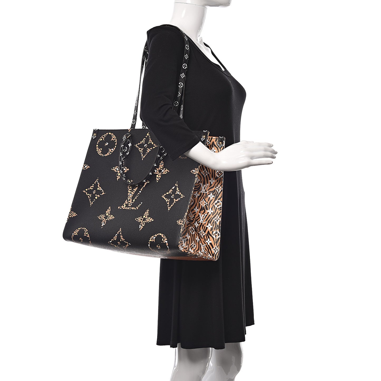 Monogram Giant Jungle Onthego GM Black