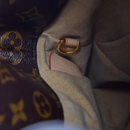 Louis Vuitton Monogram Artsy MM 7 of 10