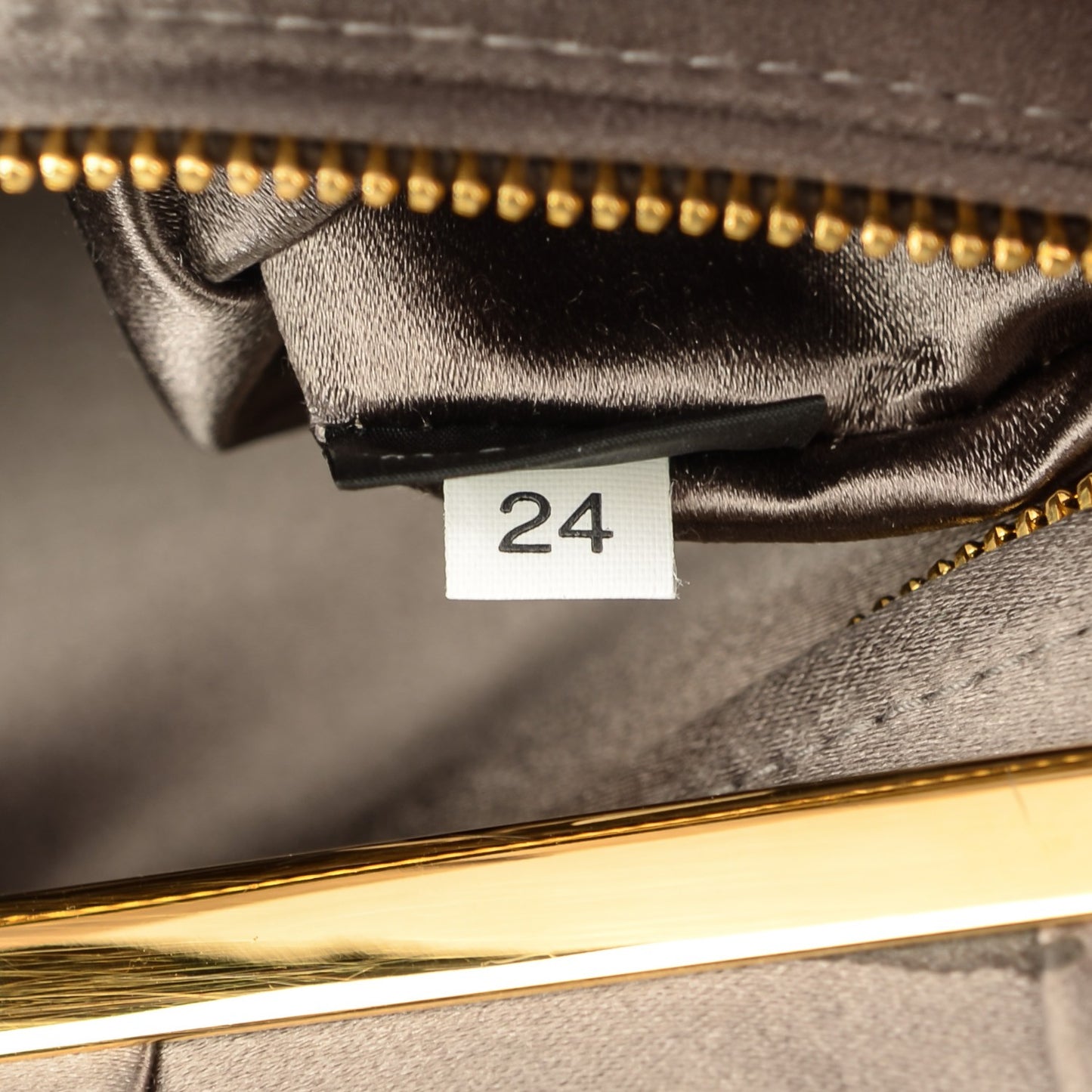 Satin Pochette Fumo
