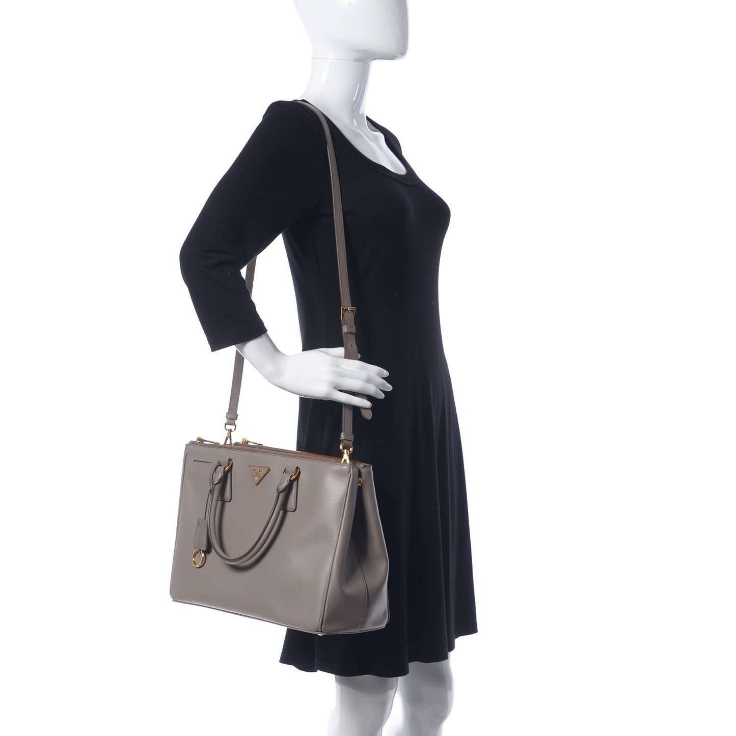Saffiano Medium Galleria Double Zip Tote Argilla