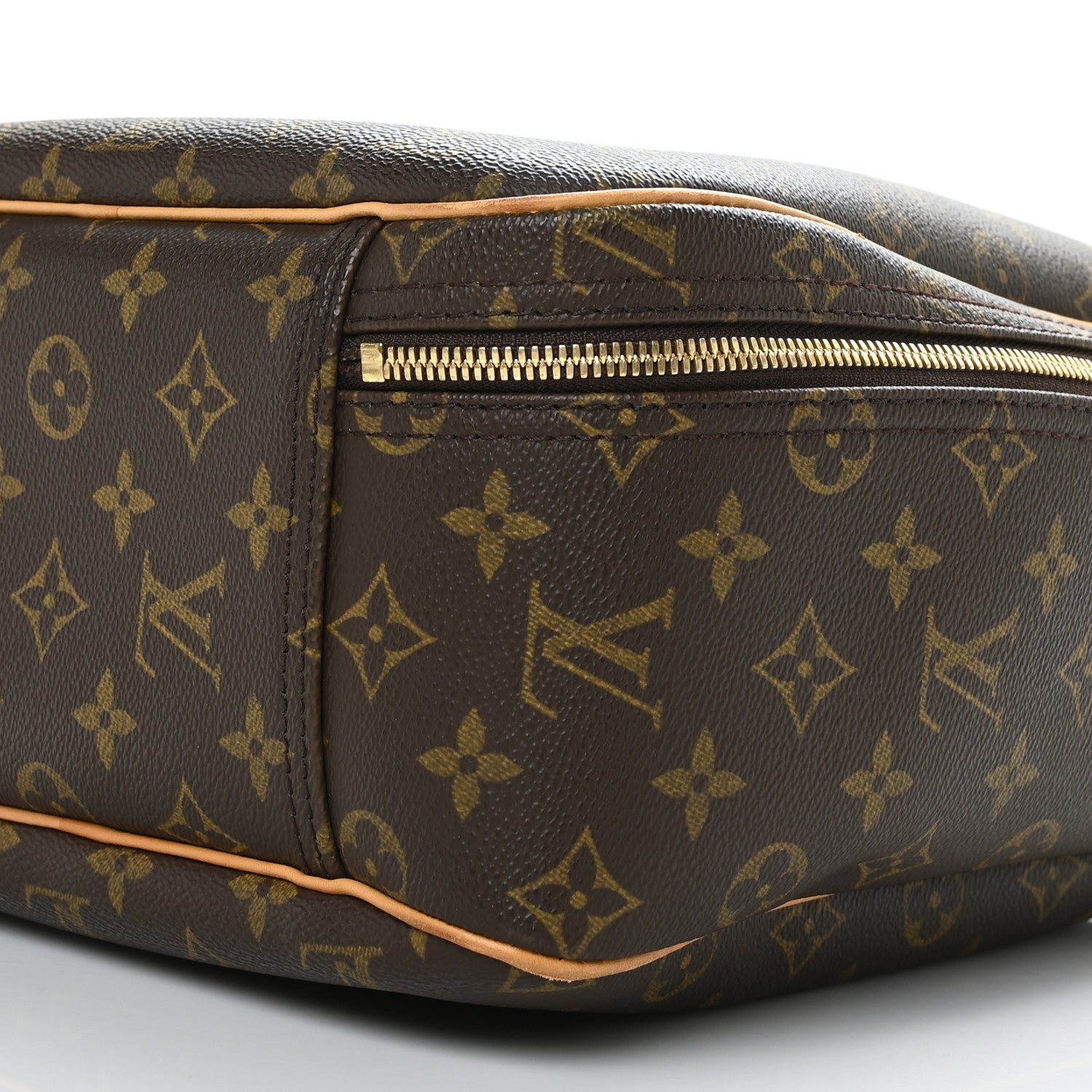 Louis Vuitton Monogram Excursion Shoe Bag 8 of 9