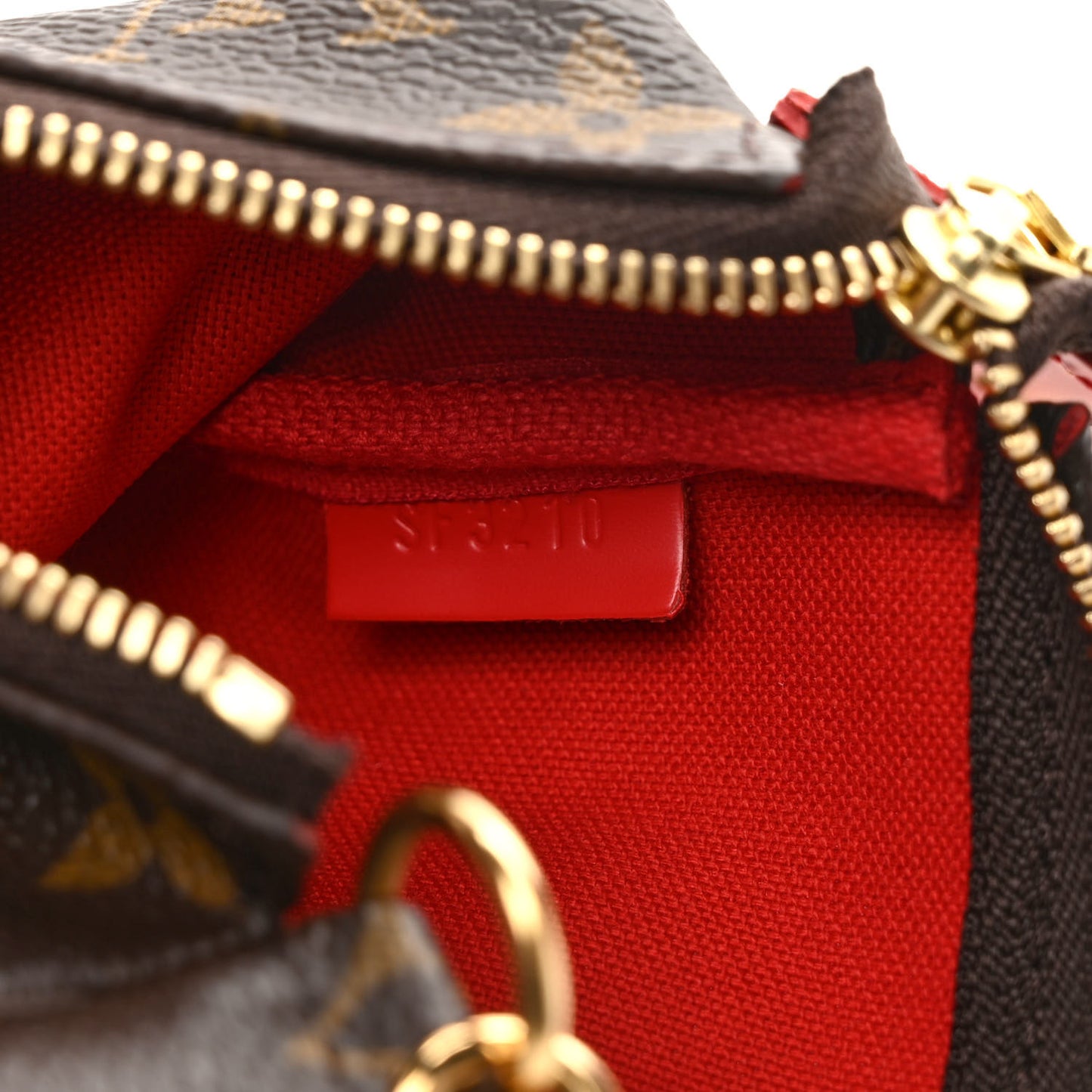 Monogram 2020 Christmas Animation Bumper Cars Mini Pochette Accessories Coquelicot