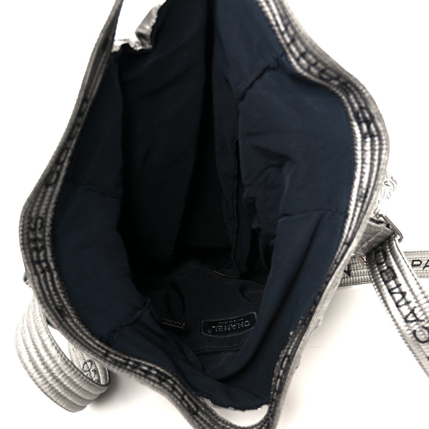 Lacquered Canvas Ligne Messenger Tote Argent Fonce