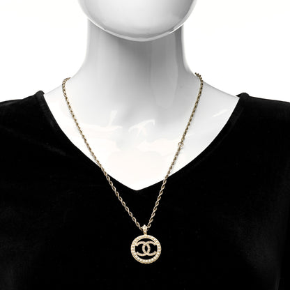 Chanel Pearl CC Round Pendant Necklace Gold 2 of 6