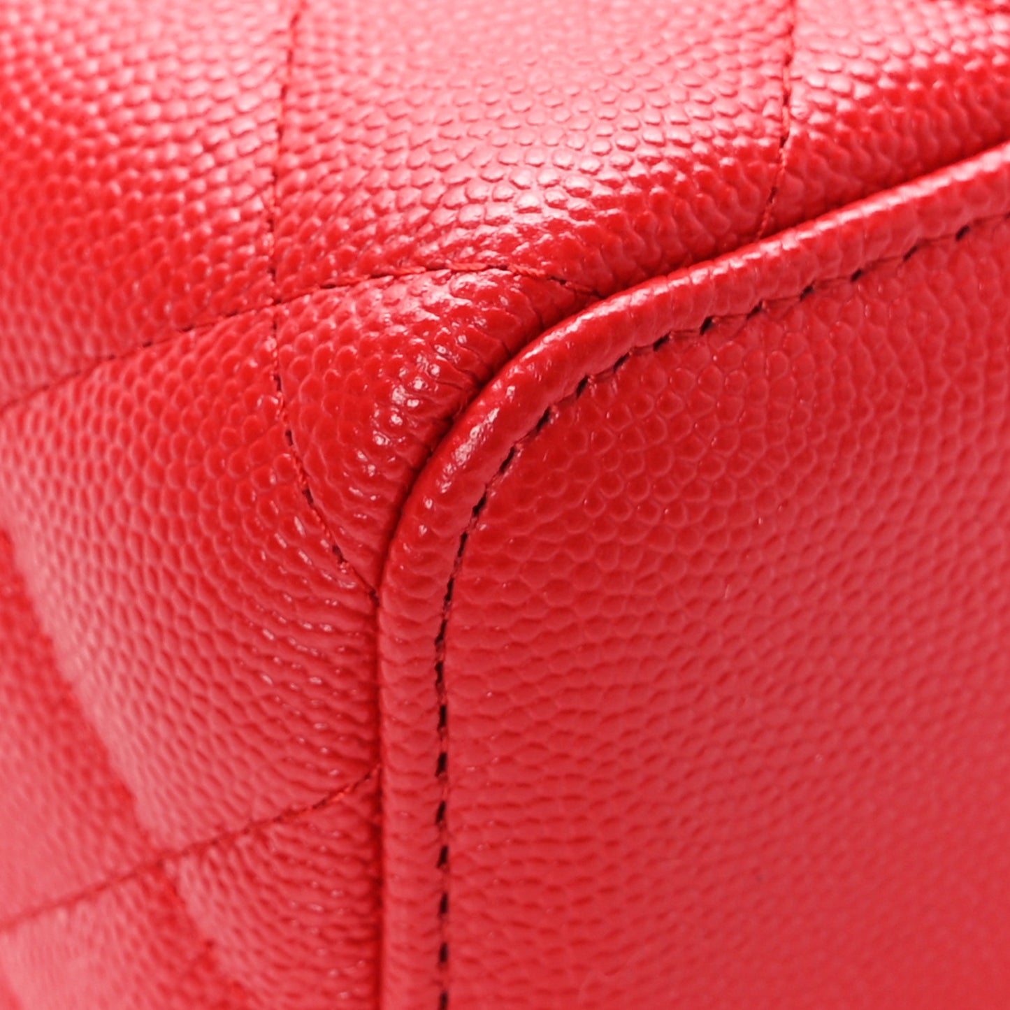 Caviar Quilted Mini Vanity Case With Chain Red