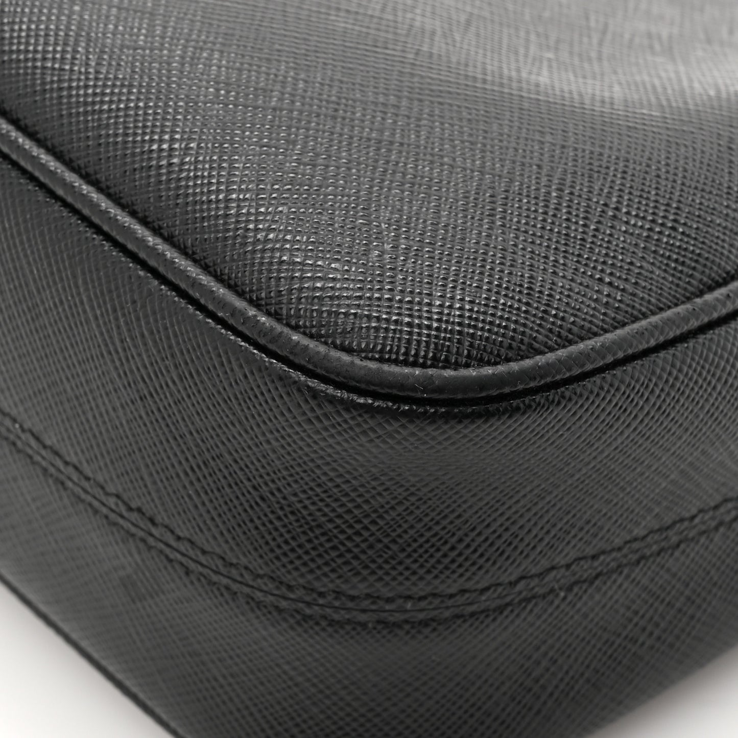 Saffiano Lux Re-Edition 2005 Shoulder Bag Black