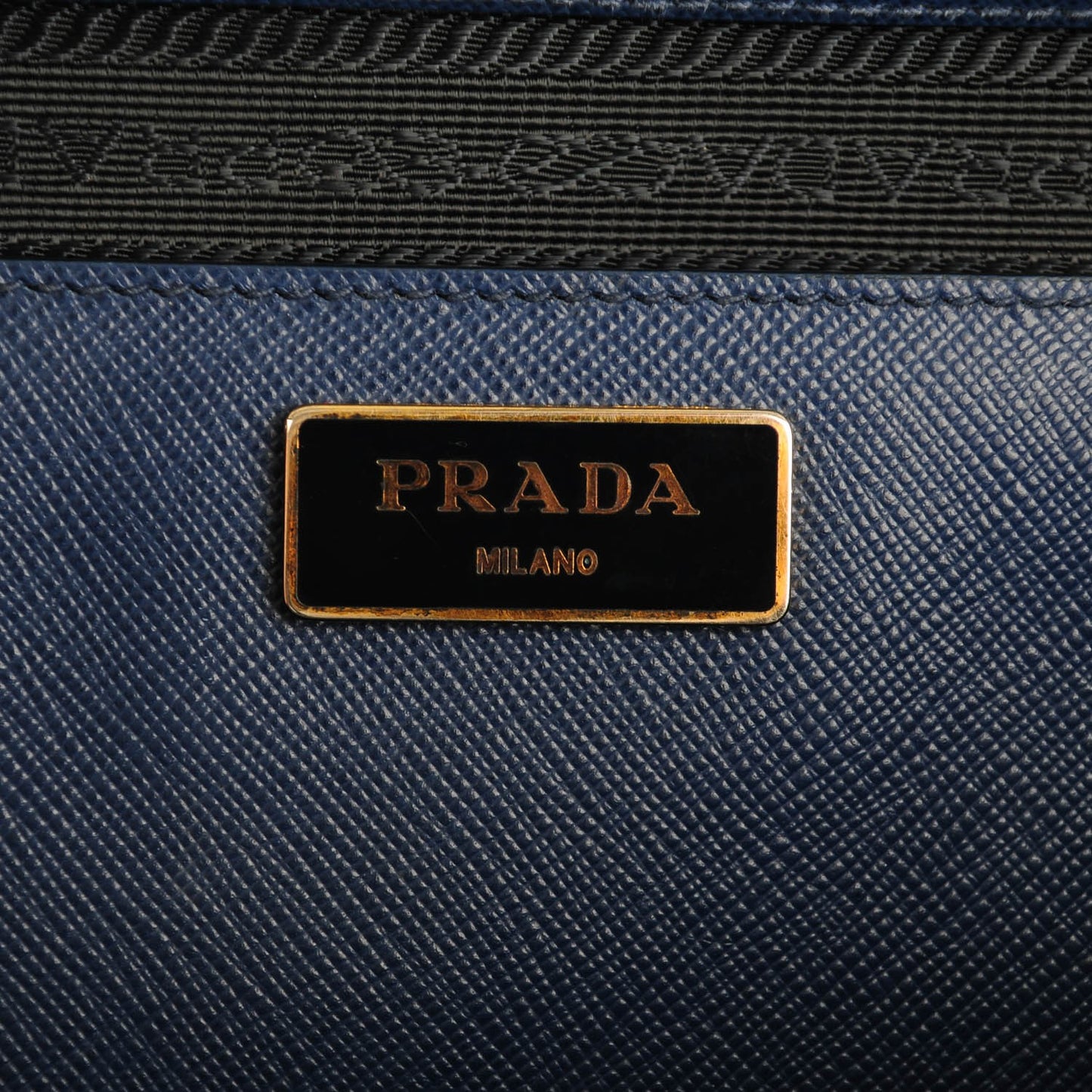Saffiano Medium Galleria Double Zip Tote Bluette