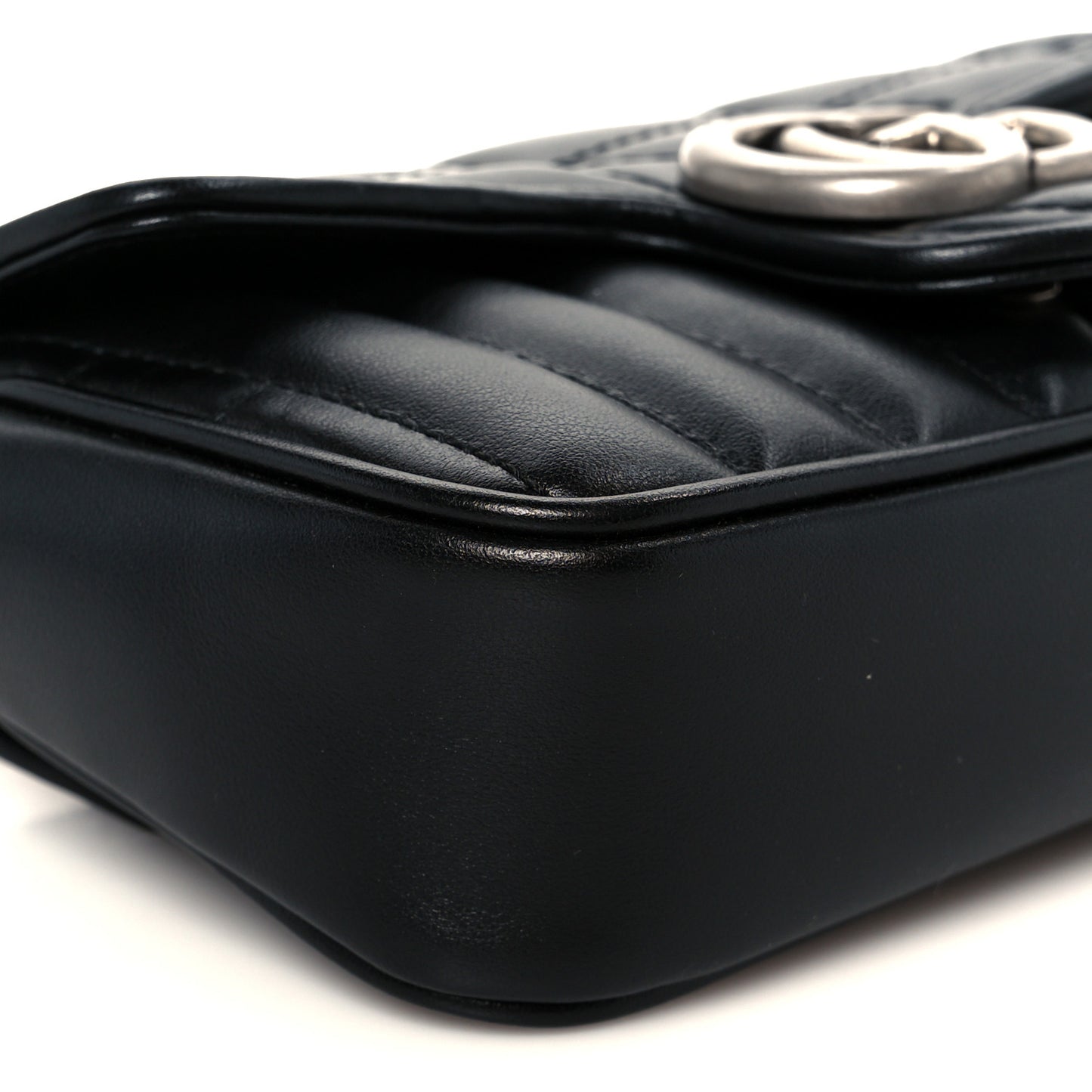 Calfskin Matelasse Aria Super Mini GG Marmont Shoulder Bag Black