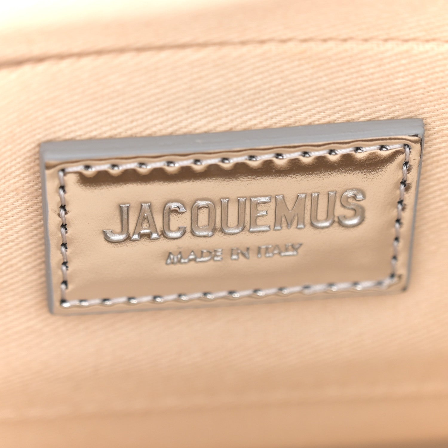 Jacquemus Metallic Patent Calfskin La Pochette Rond Carre Silver 6 of 12
