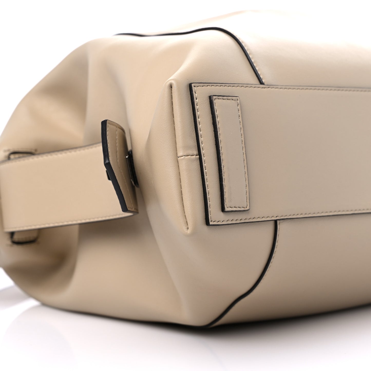 Soft Calfskin Medium Soft Antigona Beige