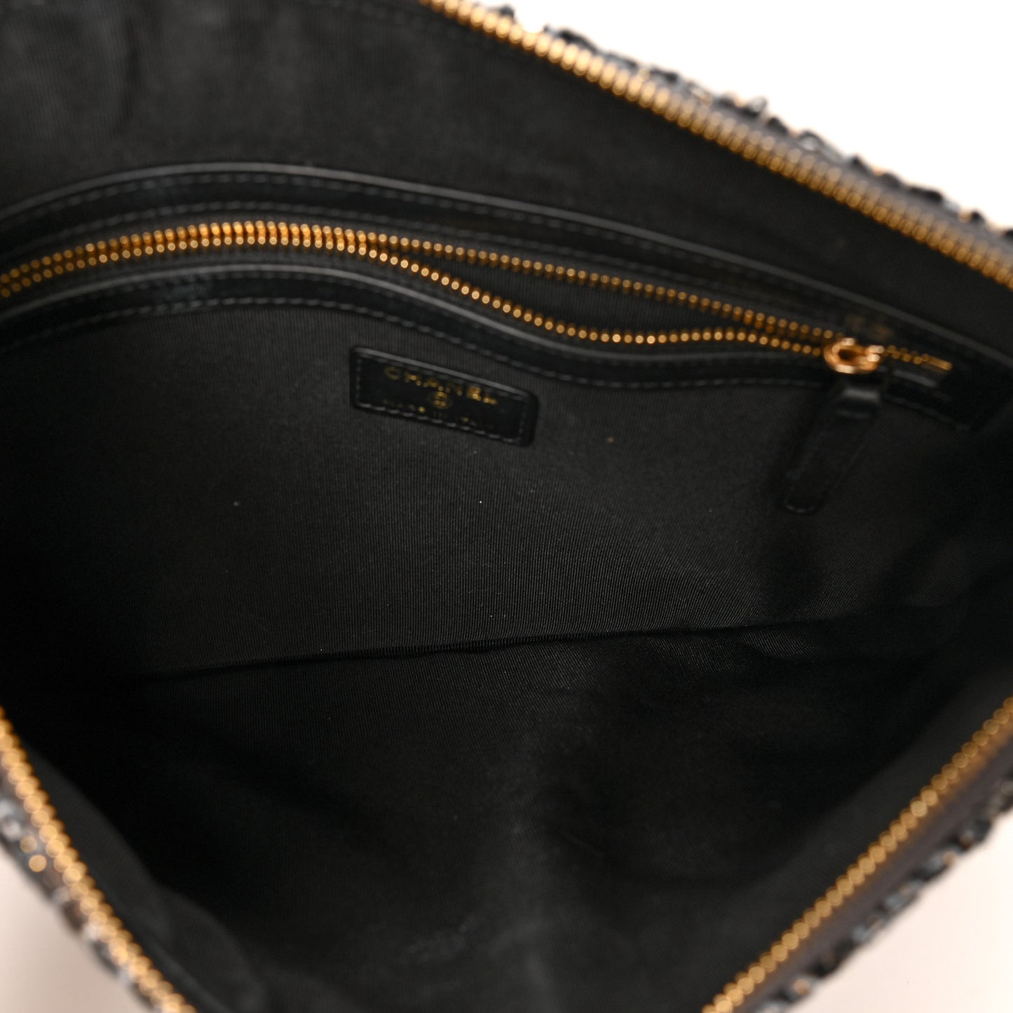Sequins Medium 19 Pouch Silver