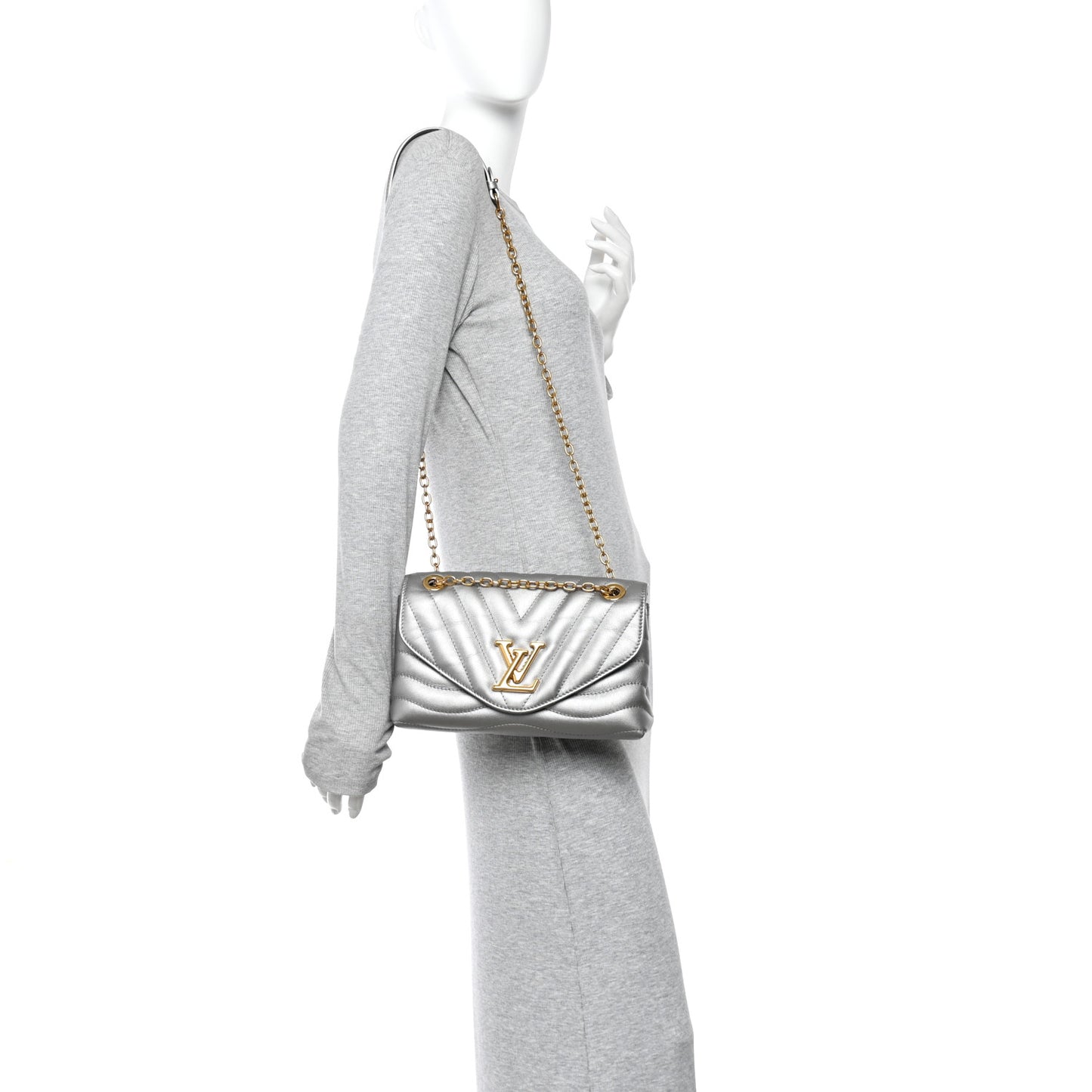 Metallic Calfskin New Wave Chain Bag MM NM Silver