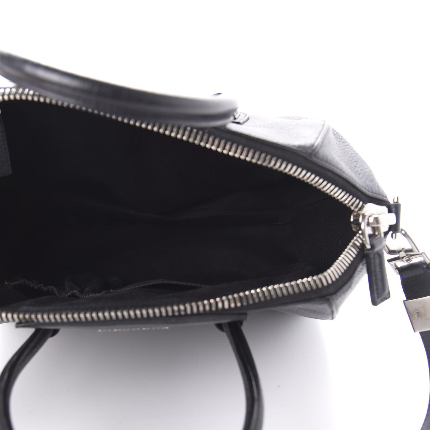 Sugar Goatskin Medium Antigona Black