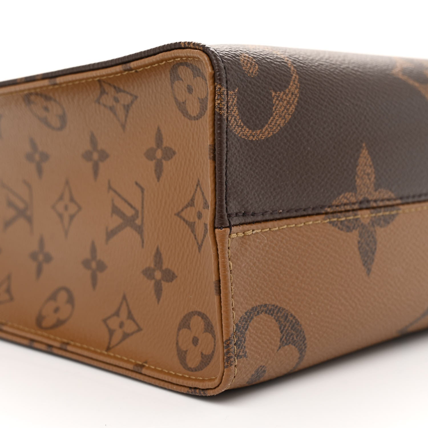 Louis Vuitton Reverse Monogram Giant Onthego PM 8 of 12