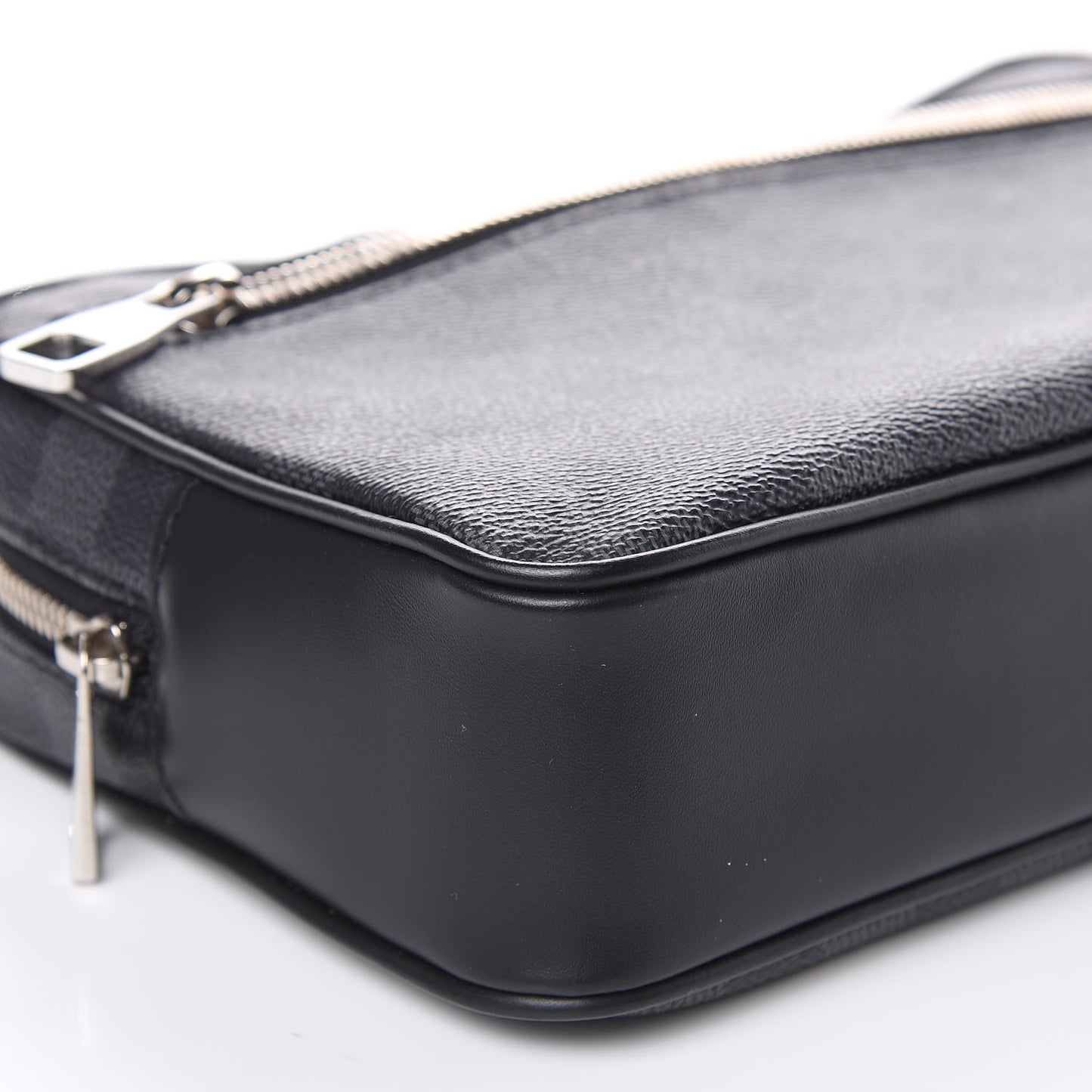 Damier Graphite Kasai Clutch