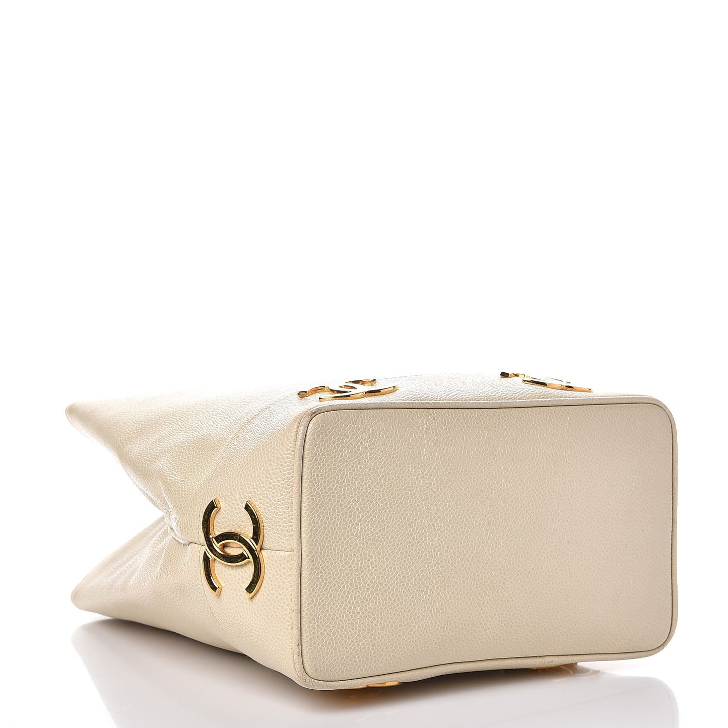 Caviar CC Bucket Shoulder Bag White
