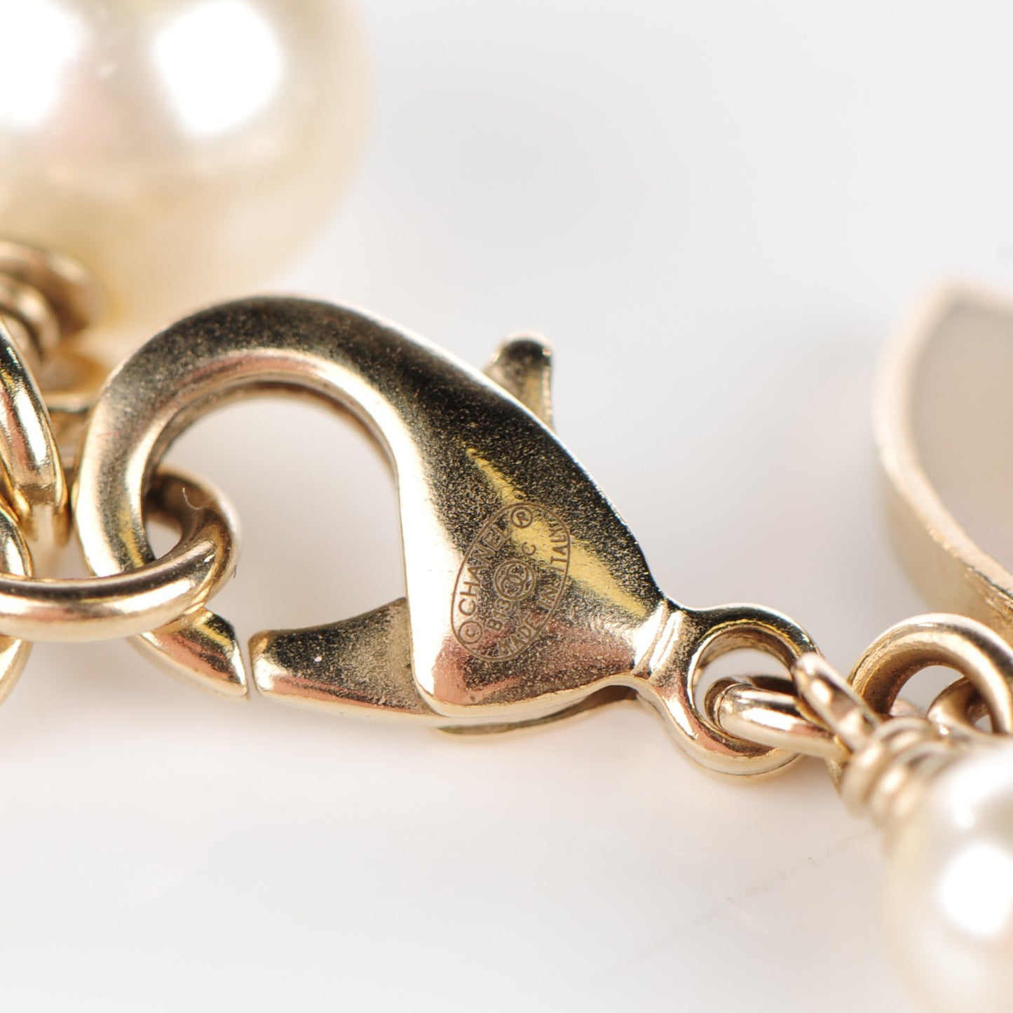 Pearl CC Camellia Charm Bracelet Beige Gold