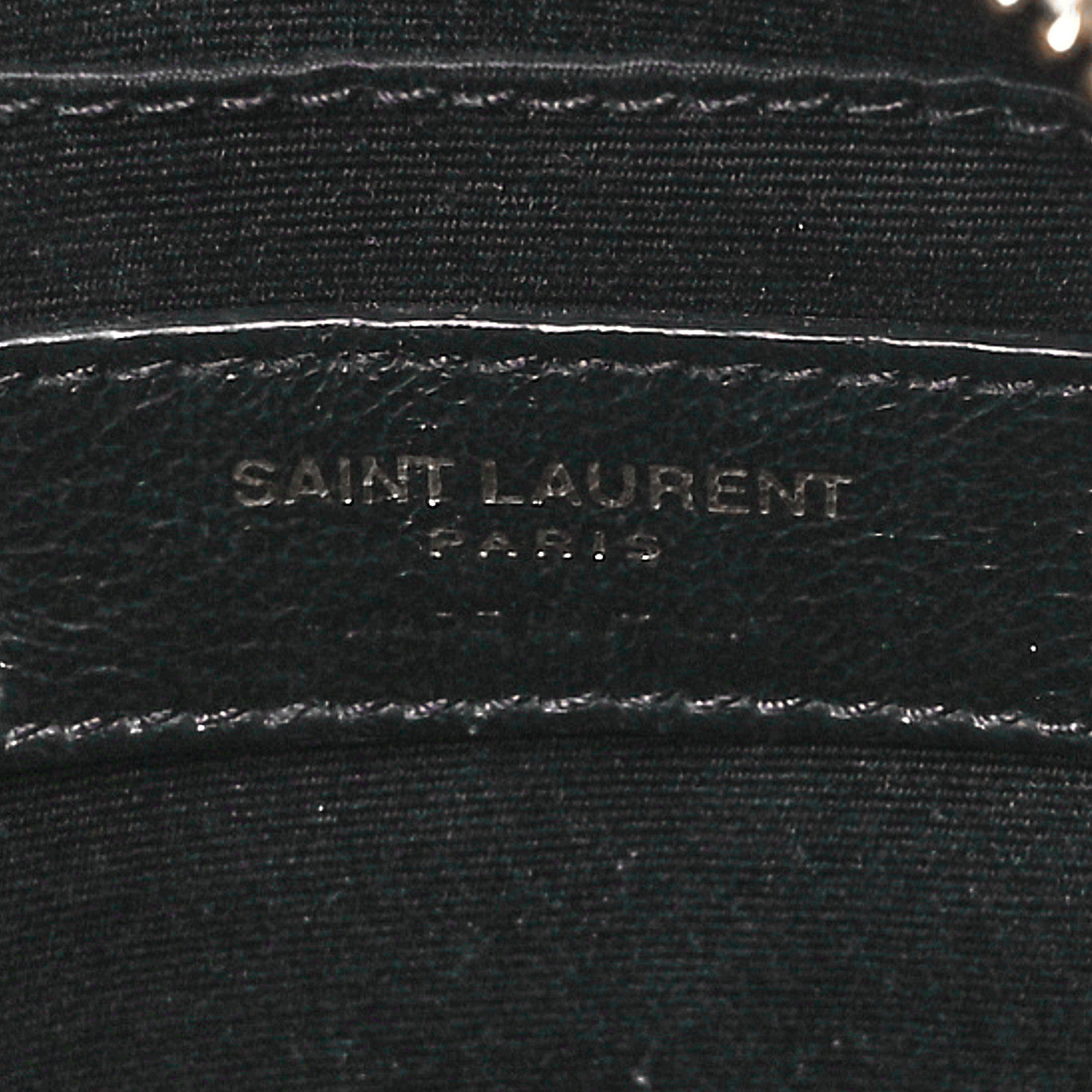 Saint Laurent Grain De Poudre Matelasse Chevron Quilted Round Vinyle Camera Bag Blanc Vintage 7 of 9