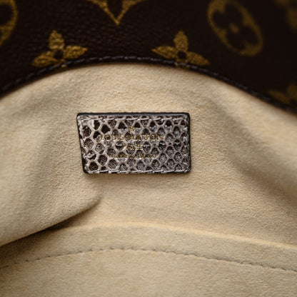 Louis Vuitton Ayers Monogram Artsy MM 6 of 7