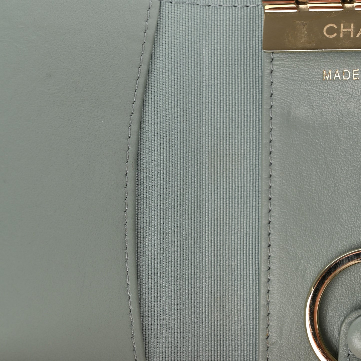 Caviar Quilted Classic 4 Key Holder Wallet Grey