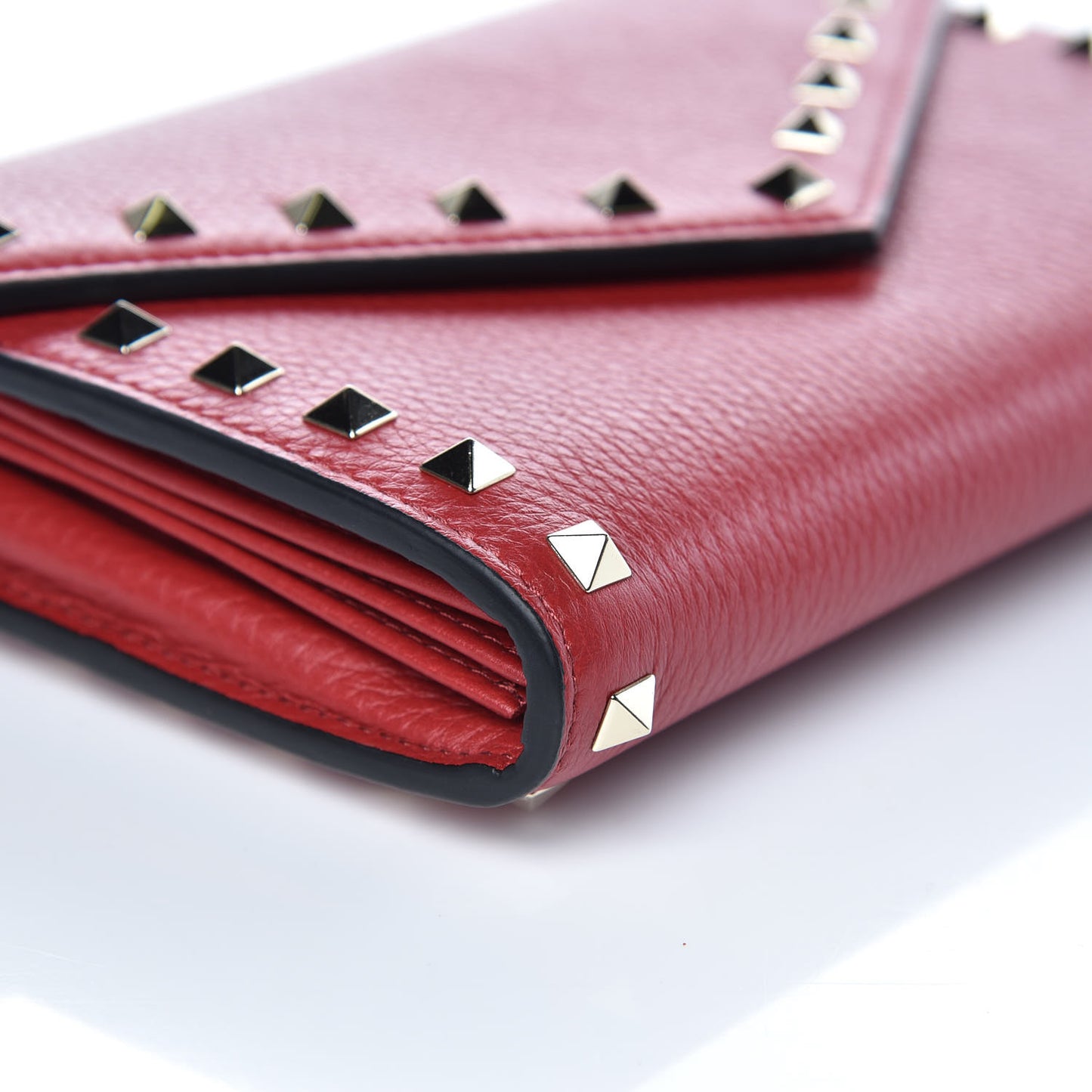 Pebbled Calfskin Rockstud Envelope Wallet on Chain Rosso Valentino