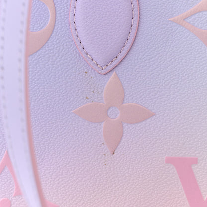 Louis Vuitton Monogram Giant Spring In The City Onthego GM Sunrise Pastel 11 of 11