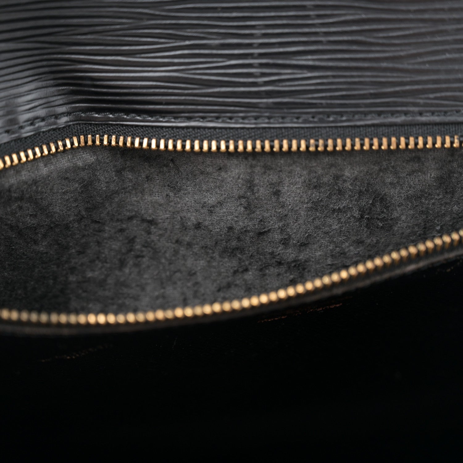 Louis Vuitton Epi Monceau Black 11 of 16